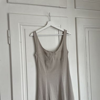 Robe Beige Zara