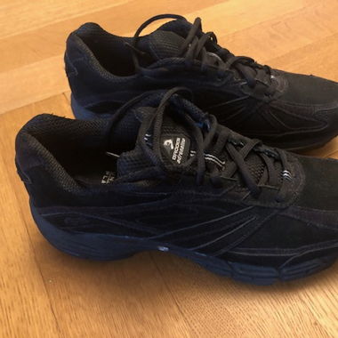 Brooks Strassenlaufschuhe Damen NEU
