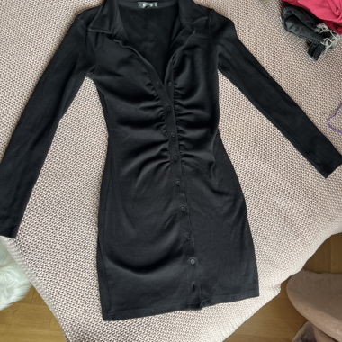 Schwarzes Missguided-Kleid