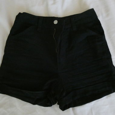 Black Shorts 