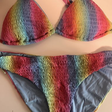 Ensemble bikini arc-en-ciel