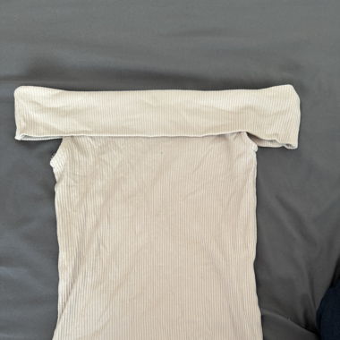 Top stradivarius en S beige neuf épaules nues 