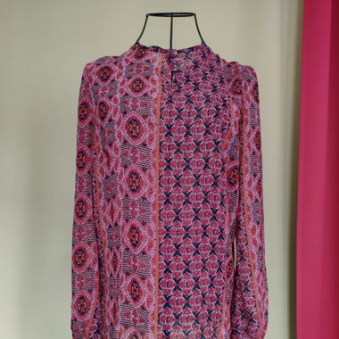 Bluse mit hübschem Muster, ganz leicht