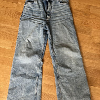 Jeans Zara à jambes larges