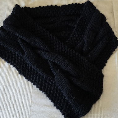 Sciarpa nera a girocollo