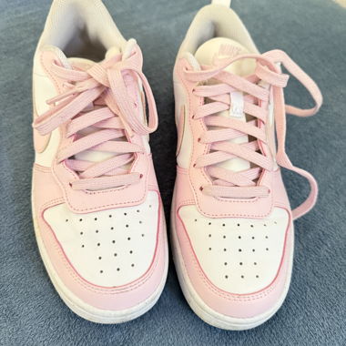 Sneaker Nike rosa e bianche