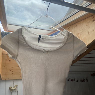 Weisses Rüschen Top