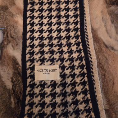 Écharpe à motif pied-de-poule noir et beige