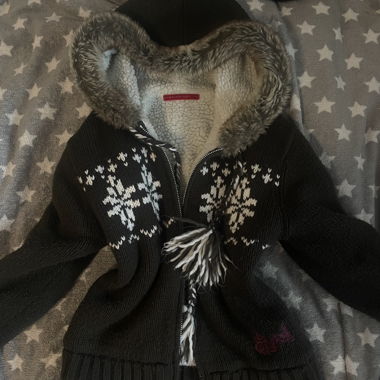 Nordic Snowflake Hoodie – caldo e accogliente