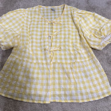 Gelbe Bluse
