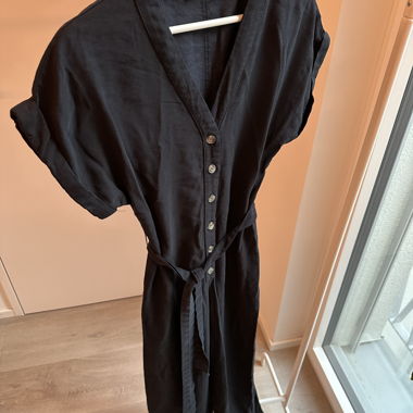 Schwarzer Jumpsuit - Mango
