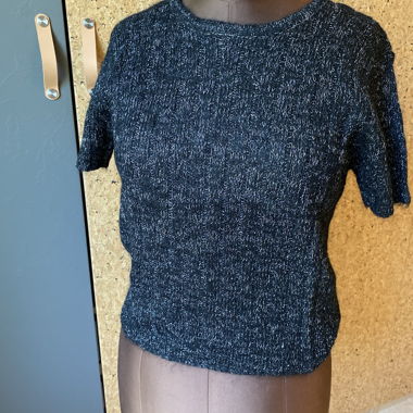 Maglione in maglia scura