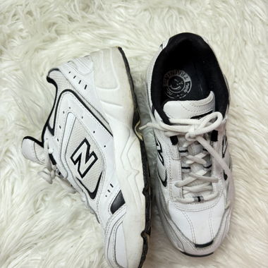 Chaussures New Balance blanches 608