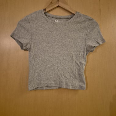 T-shirt corto grigio cropped