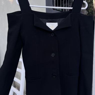 Blazer Maje nero dal taglio asimmetrico