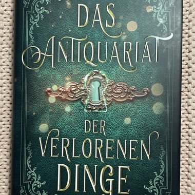 Das Antiquariat der verlorenen Dinge, Daphne Mahr