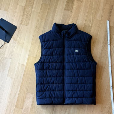 Lacoste Weste mit versteckter Kaputze