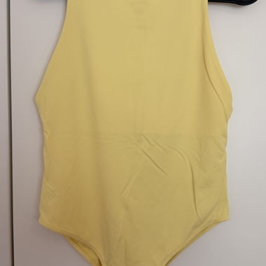 Top body giallo Zara