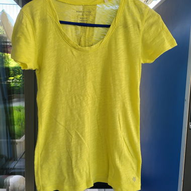 Short-sleeved shirt