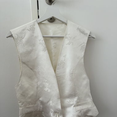 Vest with patterns