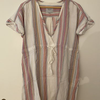 Gestreiftes Beachkleid