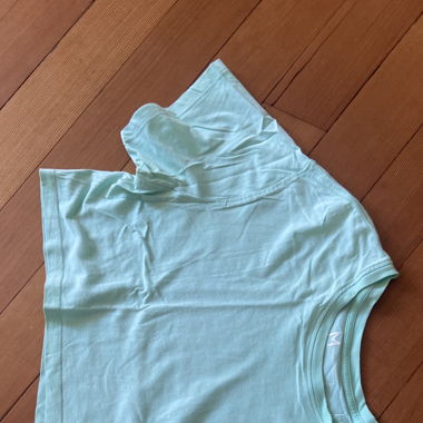 türkises tshirt