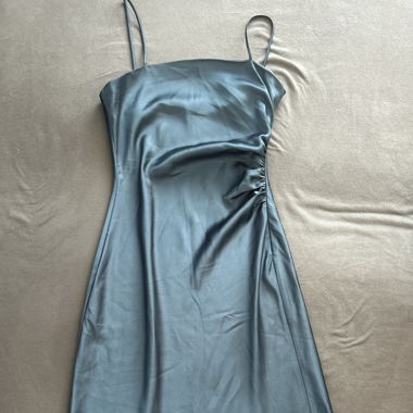 Dunkelblaues Zara Kleid