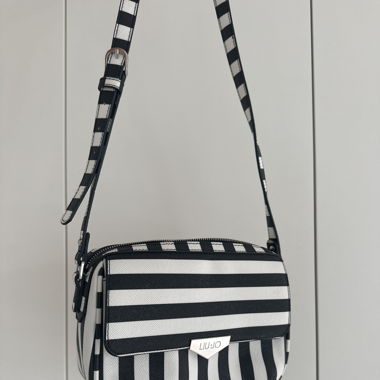 Handtasche