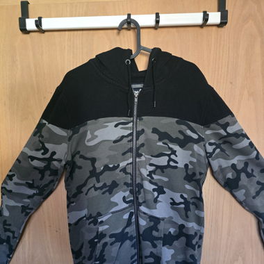Hoodie / Jäckchen