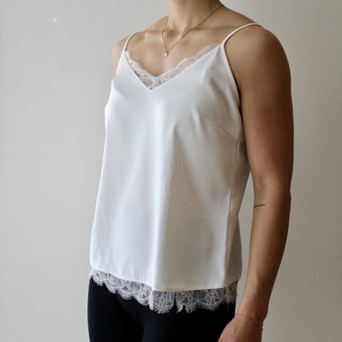 T-shirt à bretelles avec dentelle, blanc