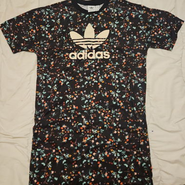 Vestito t‑shirt adidas Originals floreale