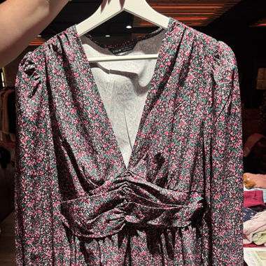 Robe fleurie à manches longues