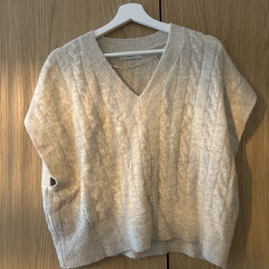 Beiger Strickpullover