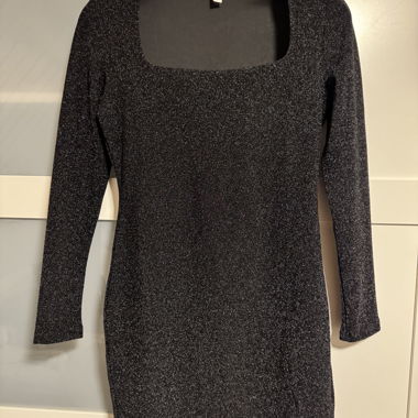 Schwarzes Glitzerkleid