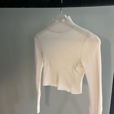 Weisses Kragenshirt