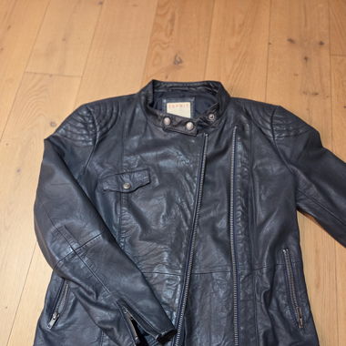 Veste cuir taille 38 esprit