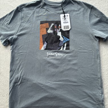 Juven-Gris Graphic T-Shirt
