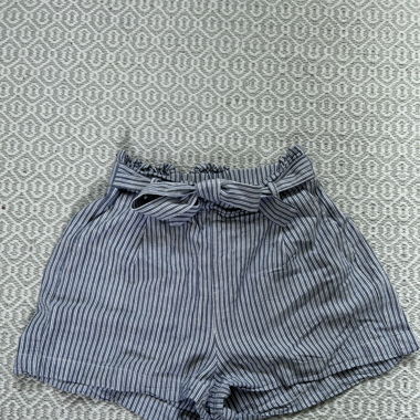 Blau gestreifte Stoffhose