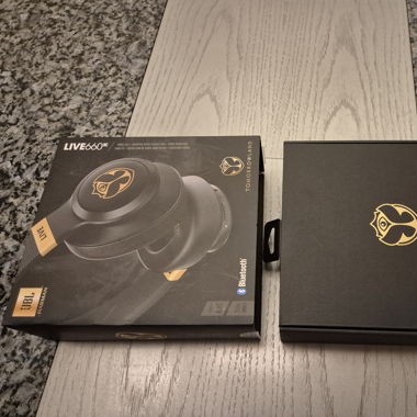 Zu Verkaufen 1XJBL LIVE 660NC TML EDITION,Over-ear