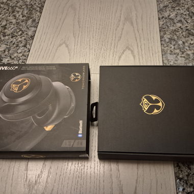 Zu Verkaufen 1XJBL LIVE 660NC TML EDITION,Over-ear