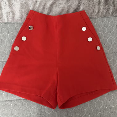 Short rouge 