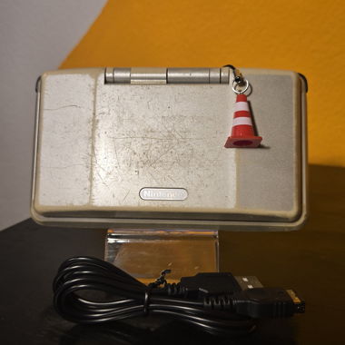 Nintendo DS Original avec câble de chargement