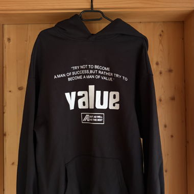 Schwarzer Hoodie