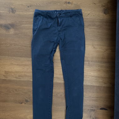 Pantaloni chino blu navy
