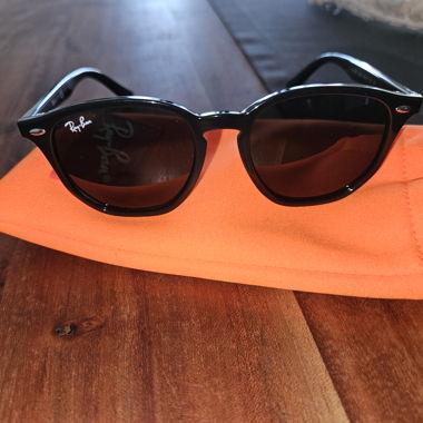 Lunettes de soleil RayBan junior 7-10 ans