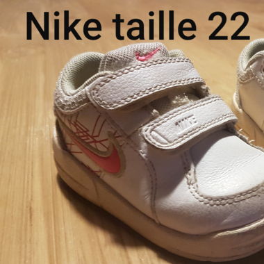 Basket Nike bebe taille 22