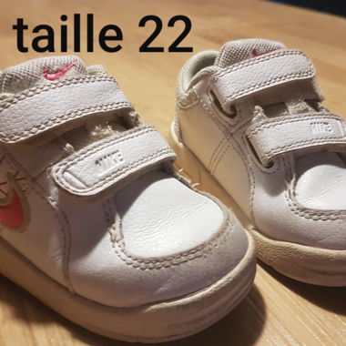 Basket Nike bebe taille 22