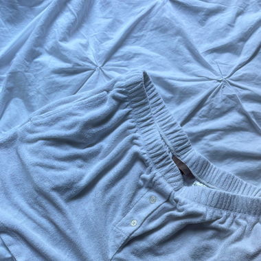 Kurze Hose weiss im Handtuchmaterial