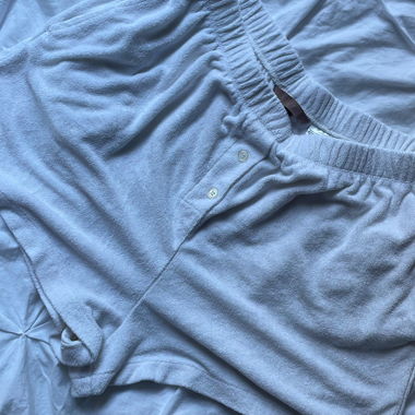 Kurze Hose weiss im Handtuchmaterial