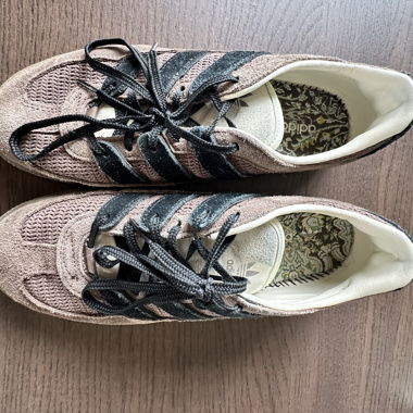 Braune Adidas Sneakers